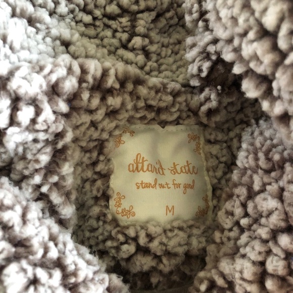 Altar’d State Sherpa Pullover Medium - Picture 2 of 3